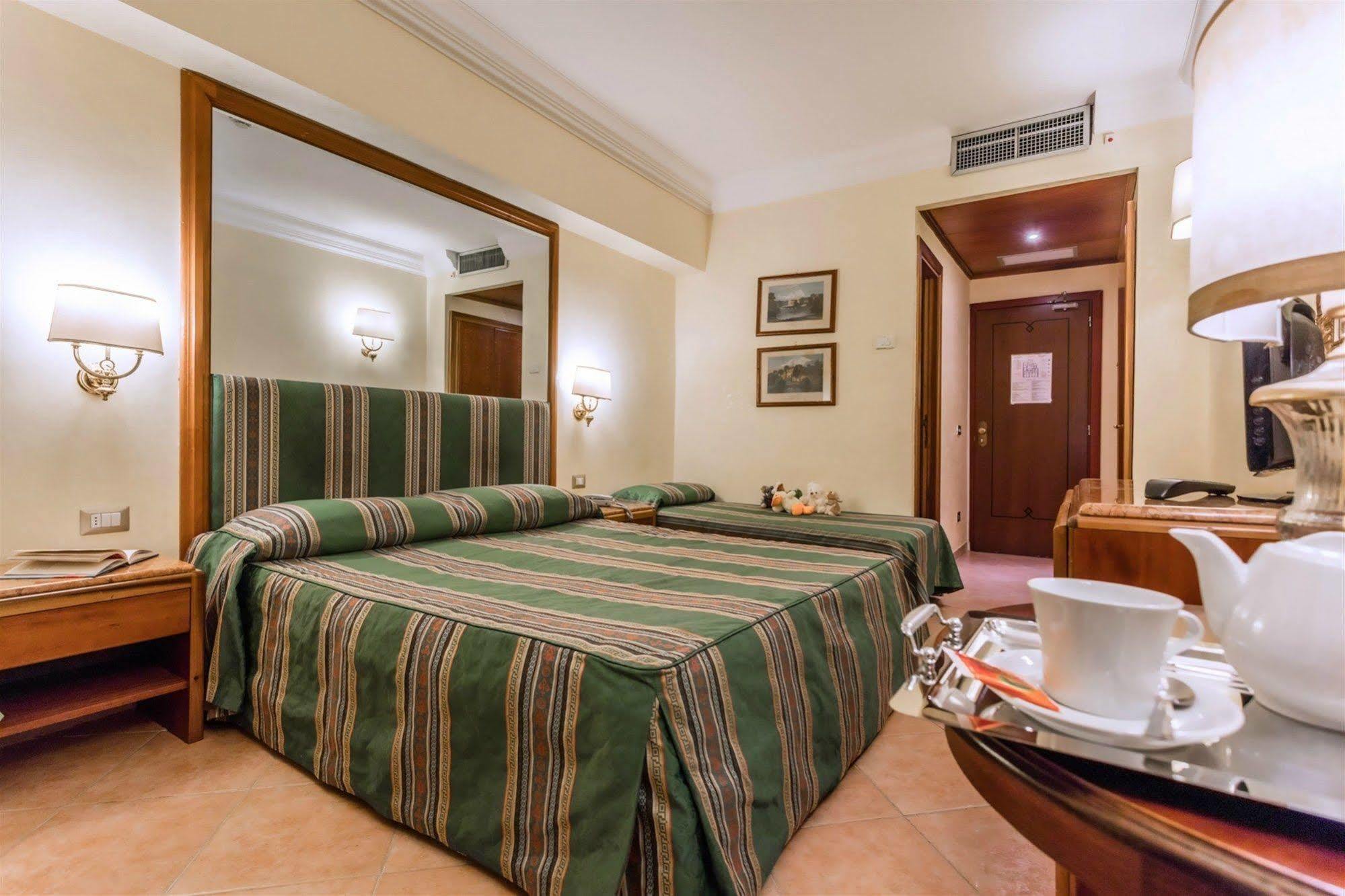 Raeli Hotel Siracusa Rom Exterior foto